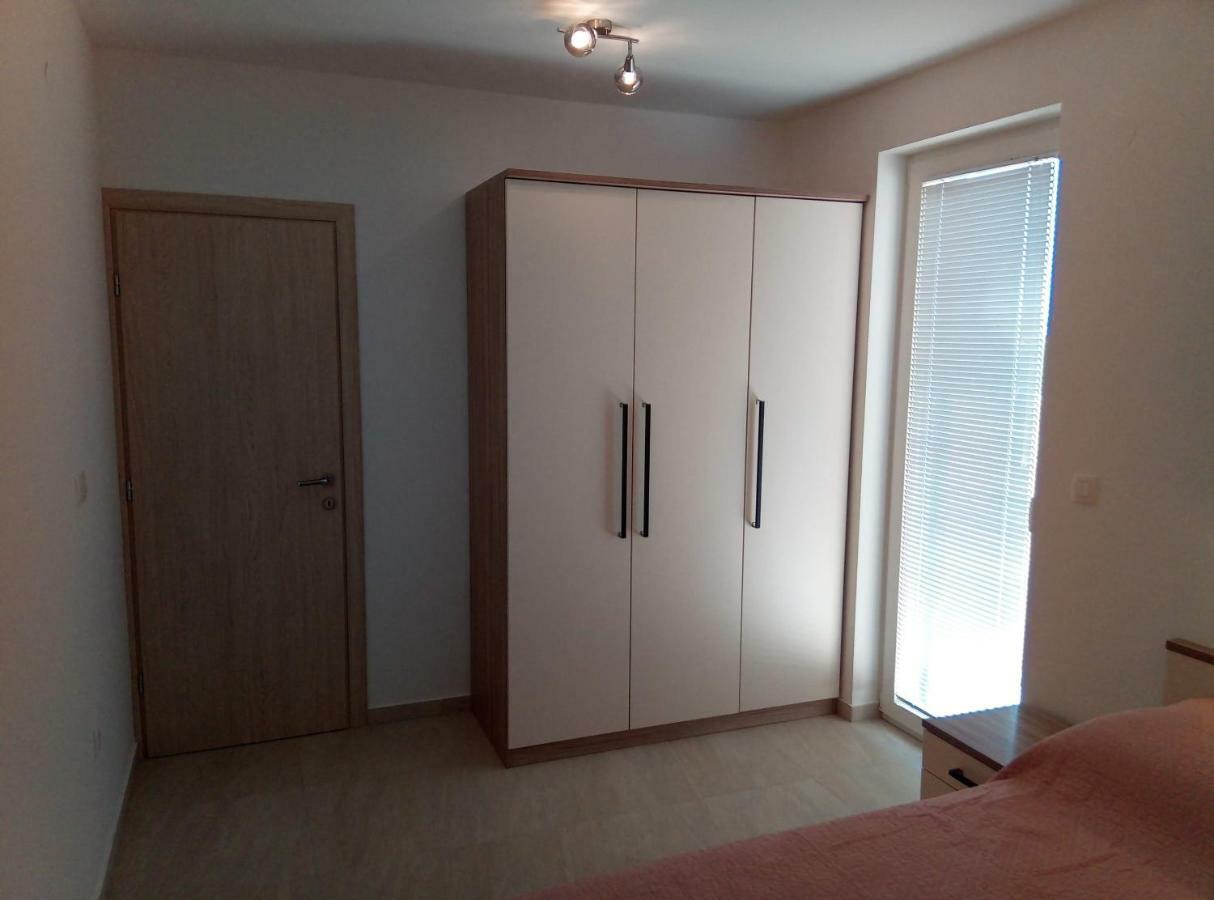 Lorena Cres Bagian luar foto